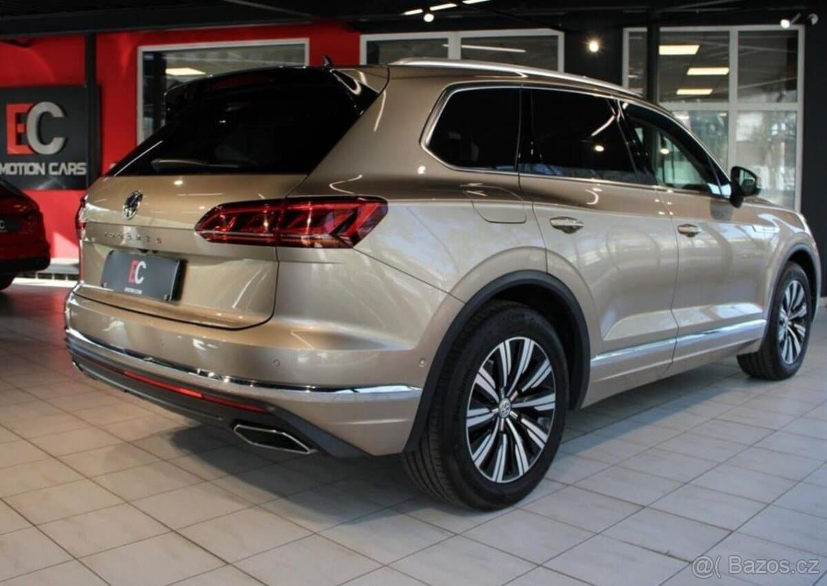 2019 Volkswagen TOUAREG - 6
