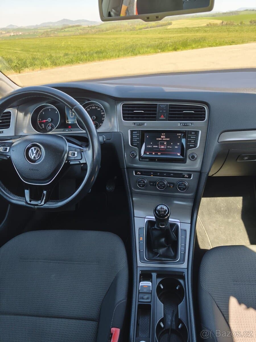 Volkswagen GOLF - 6