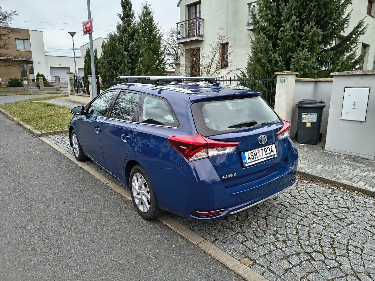 2017 Toyota AURIS - 6