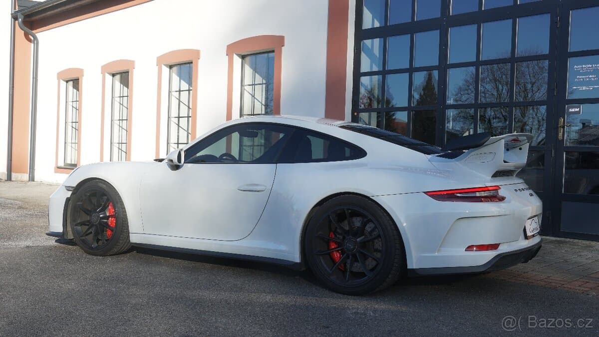 2017 Porsche 911 - 6