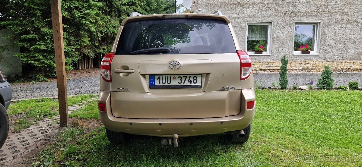 2011 Toyota RAV4 - 6