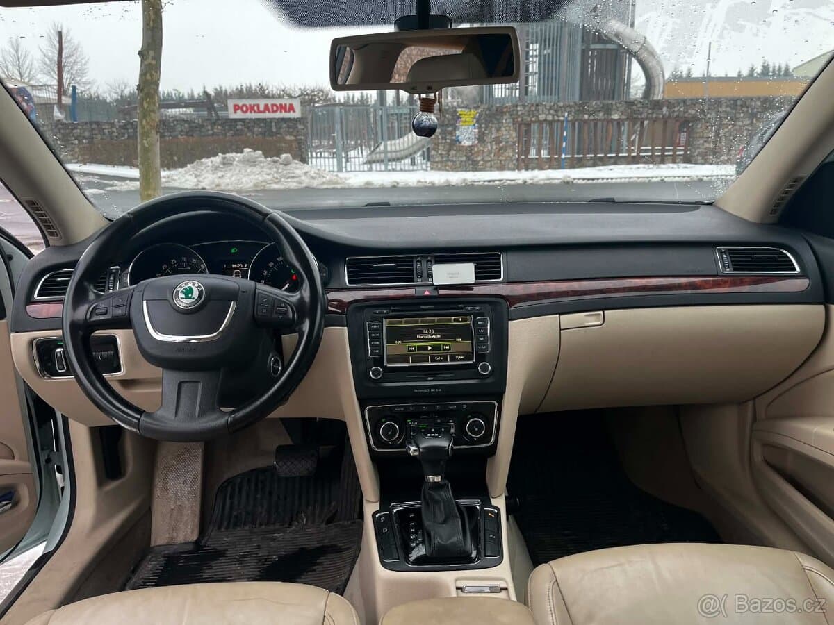 2011 Škoda SUPERB - 6