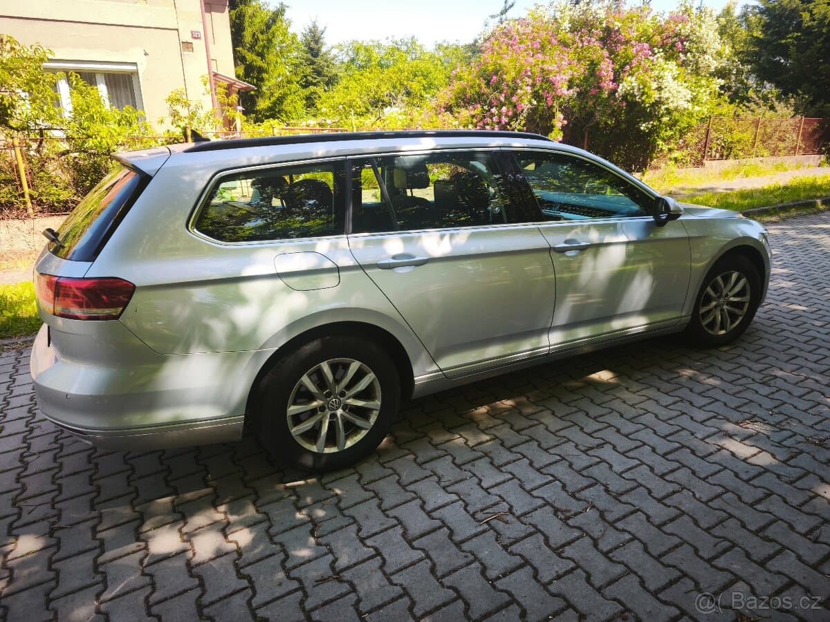 2019 Volkswagen PASSAT - 6