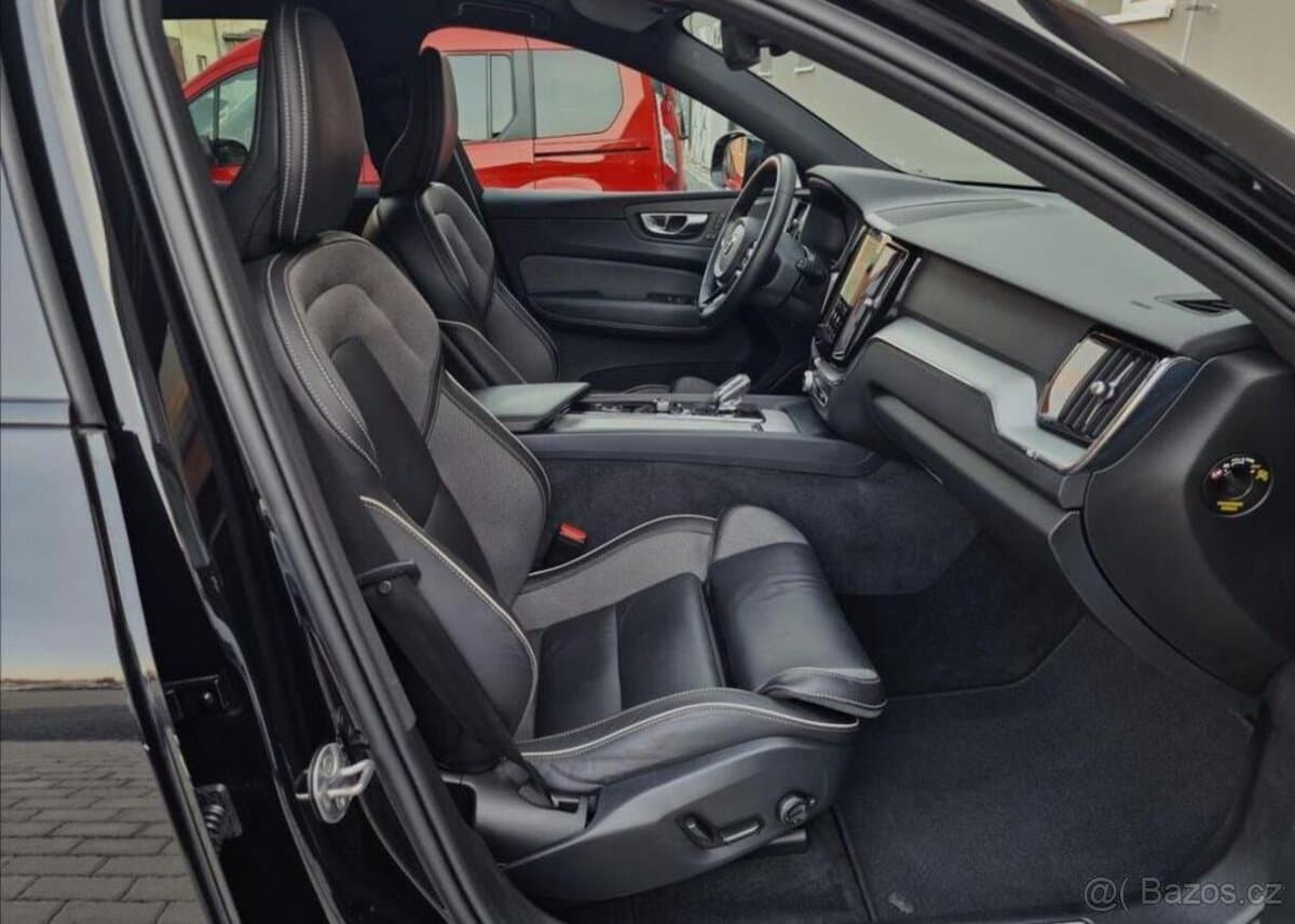 2022 Volvo XC60 - 6