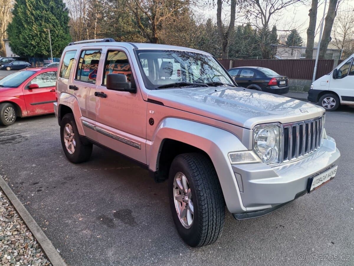 2009 Jeep CHEROKEE - 6