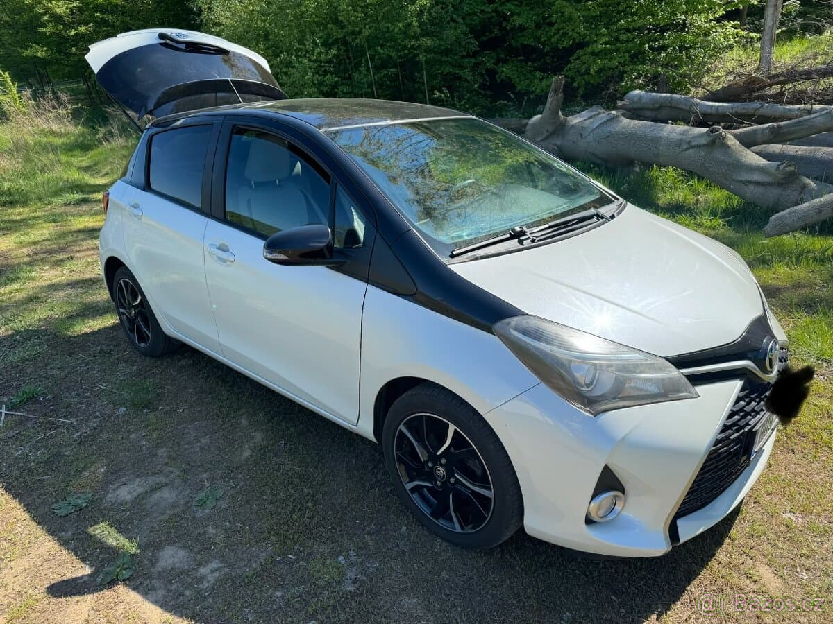 2016 Toyota YARIS - 6