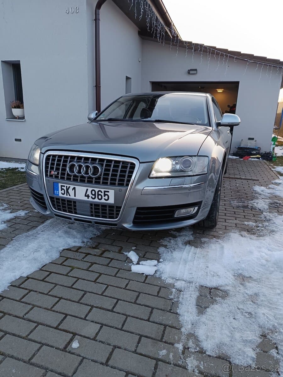 2008 Audi S8 - 6
