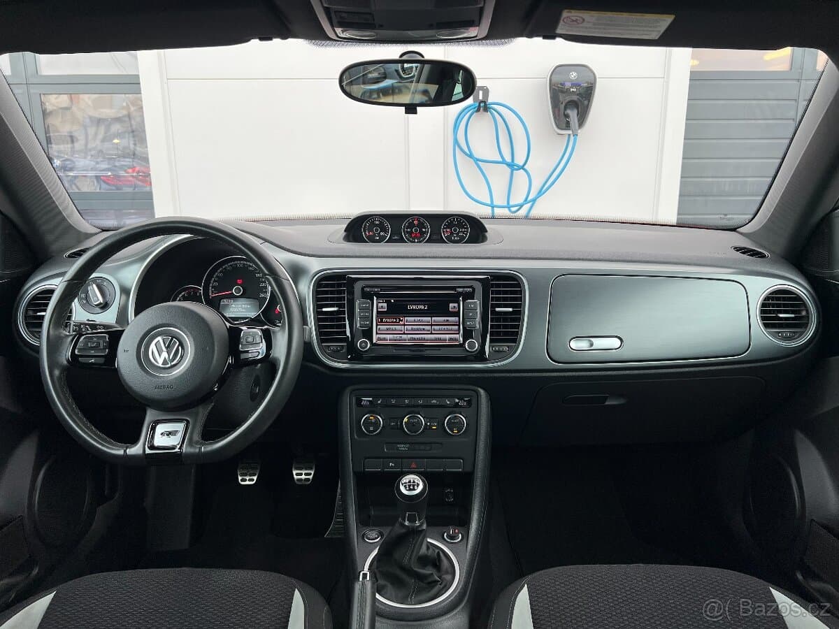 2015 Volkswagen BEETLE - 6