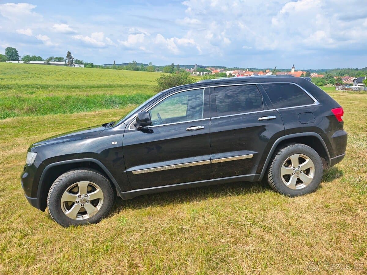 2013 Jeep CHEROKEE - 6