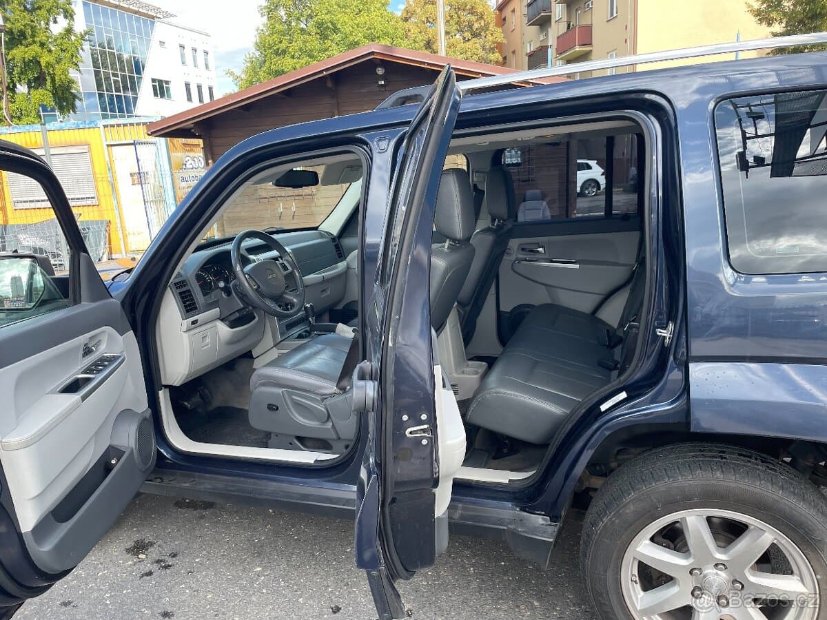 2009 Jeep CHEROKEE - 6