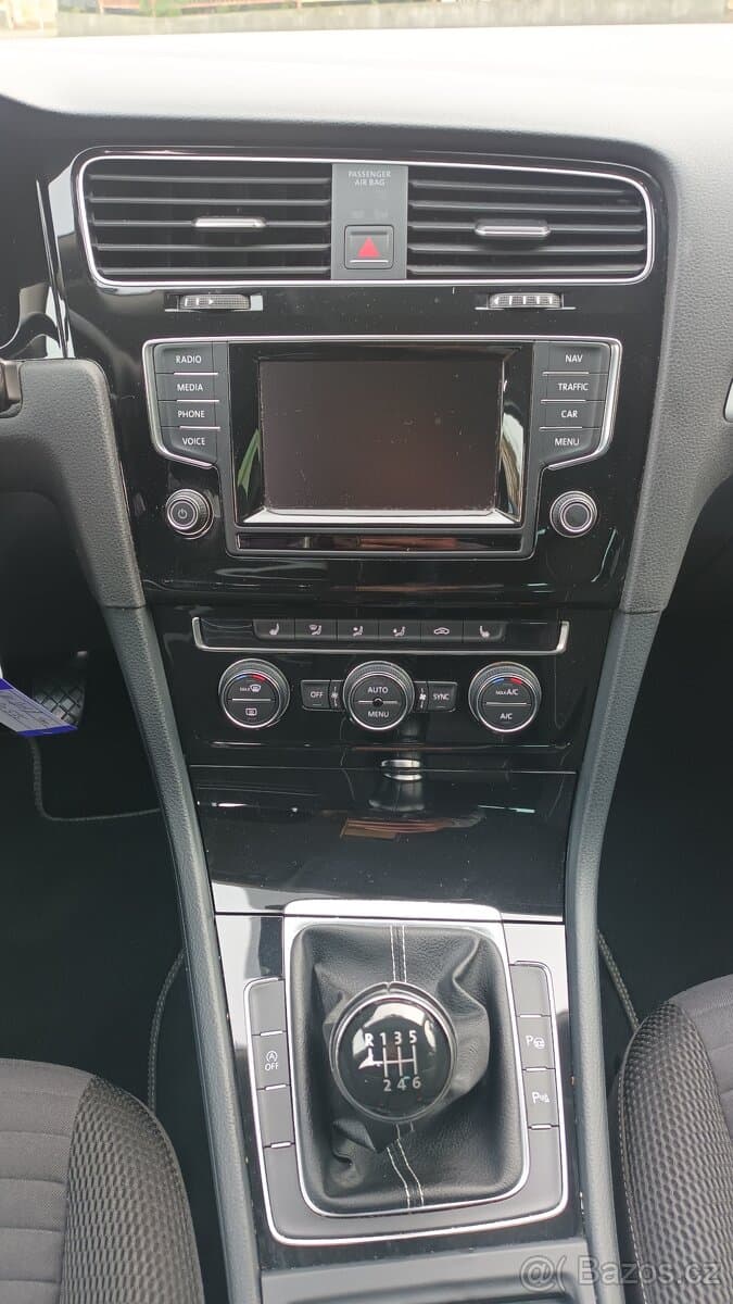 Volkswagen GOLF - 6