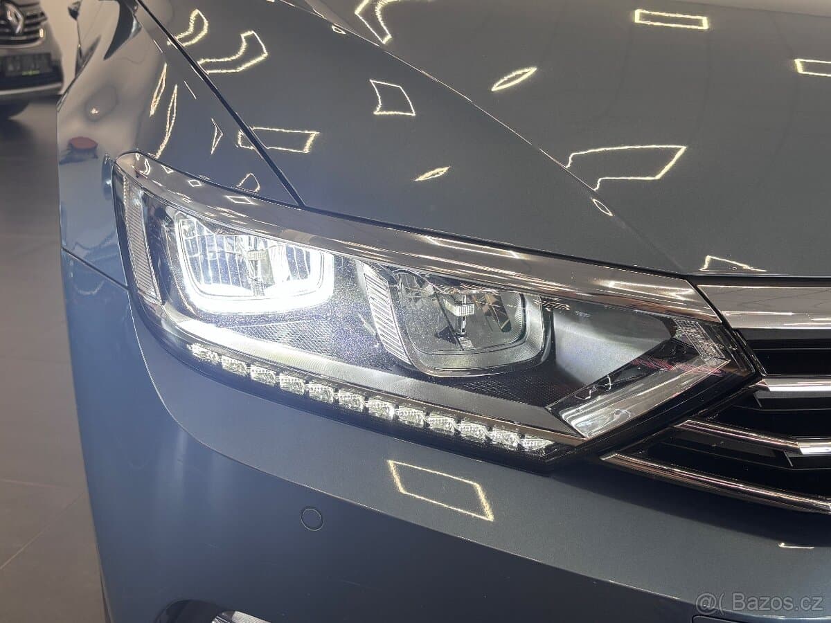 2016 Volkswagen PASSAT - 6