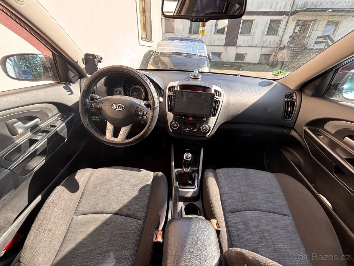 2010 Kia PROCEED - 6