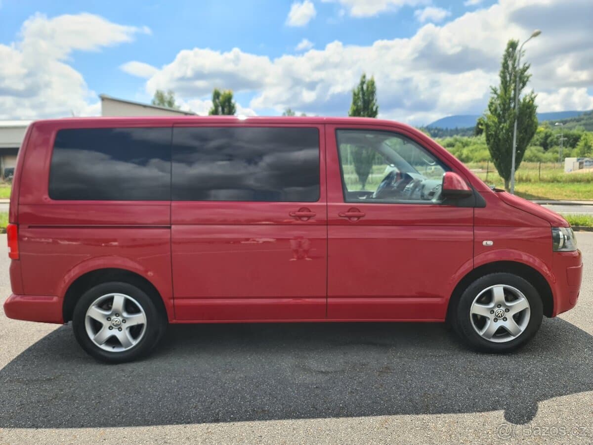 2011 Volkswagen MULTIVAN - 6