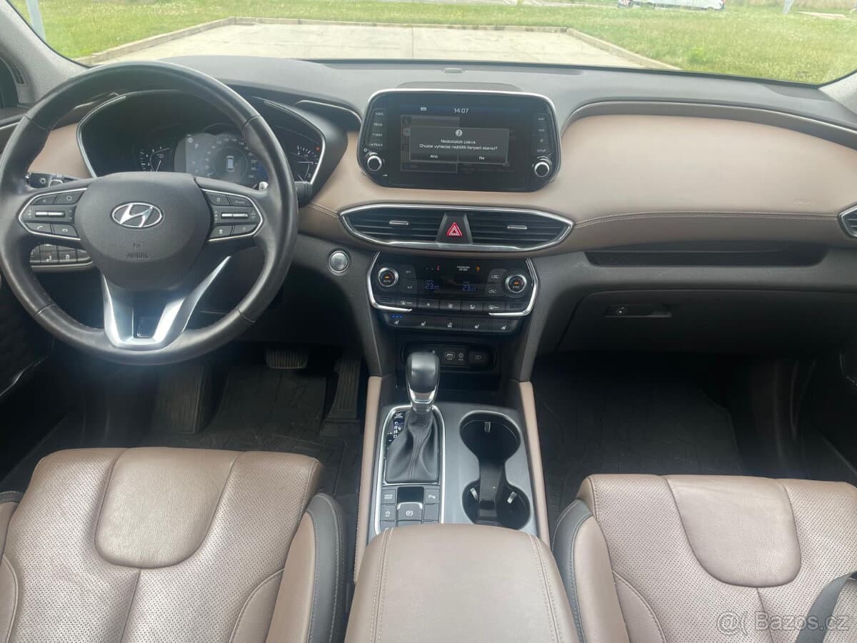 2019 Hyundai SANTA FE - 6