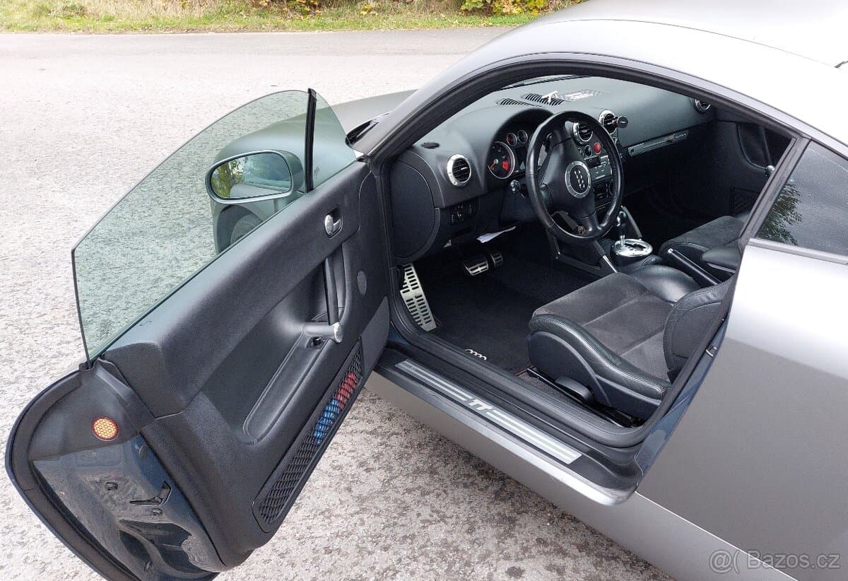 2004 Audi TT - 6
