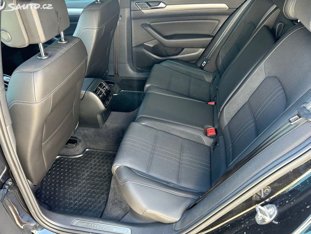 2018 Volkswagen PASSAT - 6