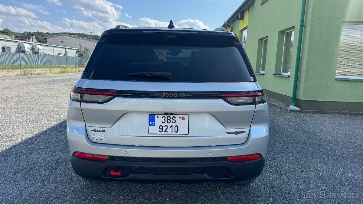2022 Jeep CHEROKEE - 6