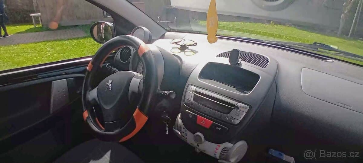 2012 Peugeot 107 - 6
