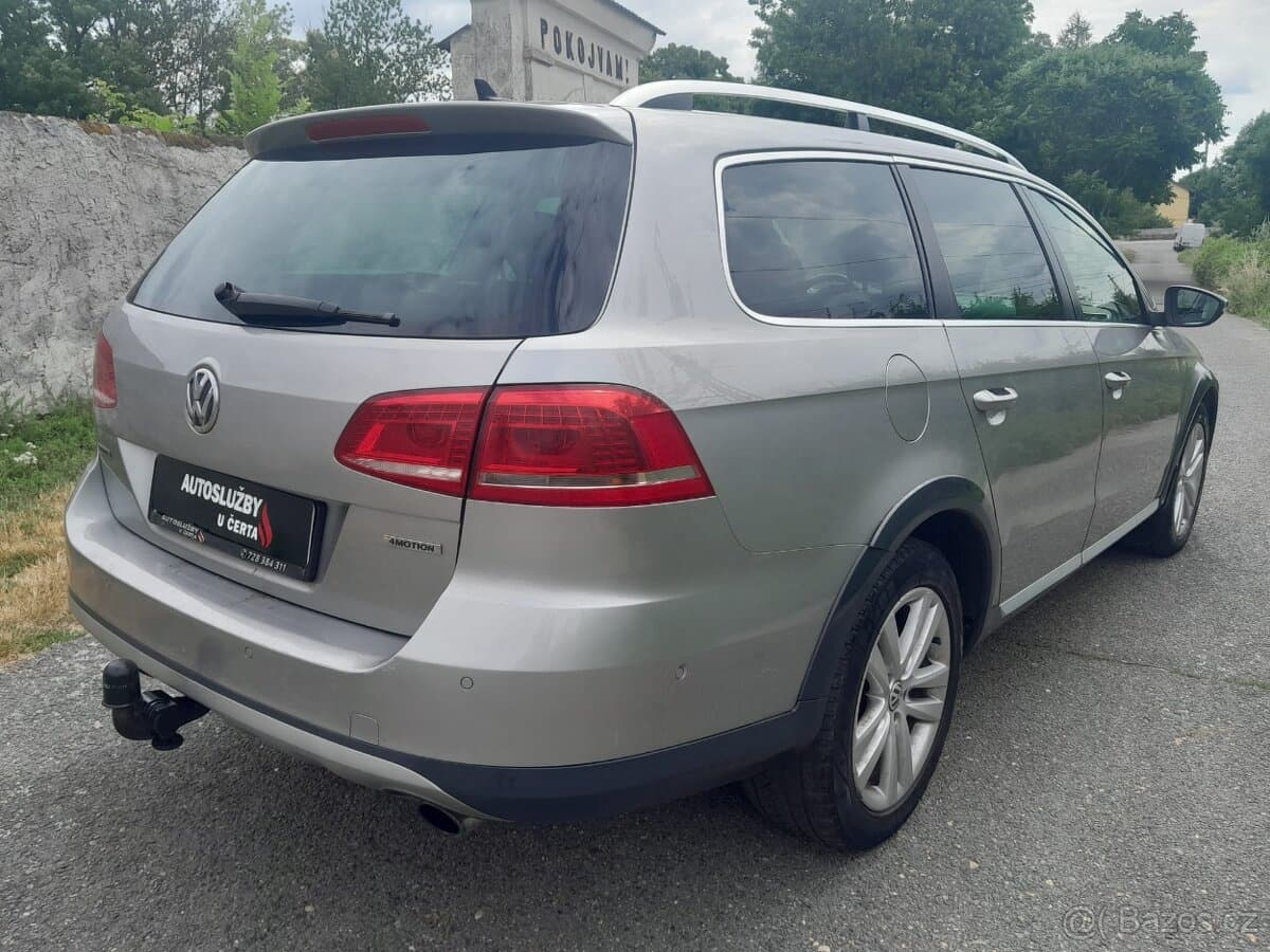 2012 Volkswagen PASSAT - 6