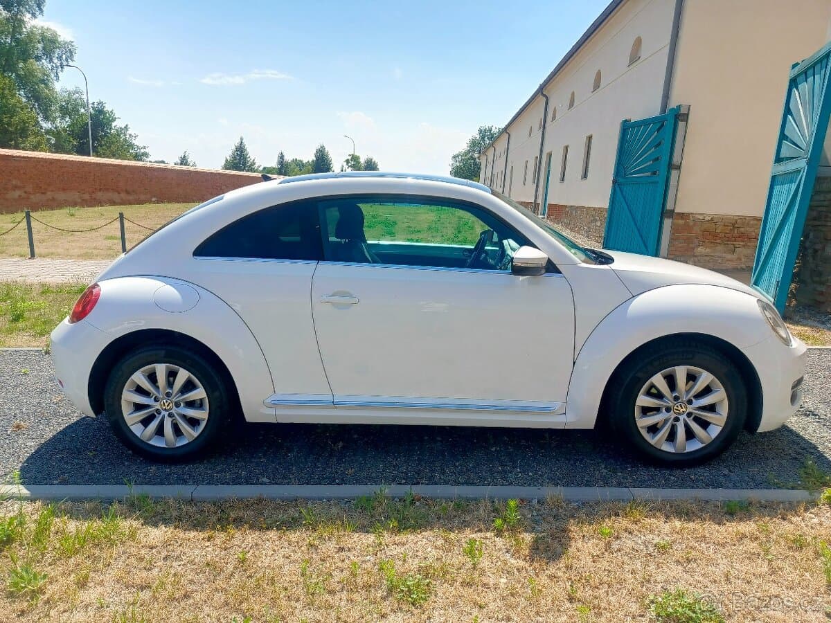 2013 Volkswagen BEETLE - 6