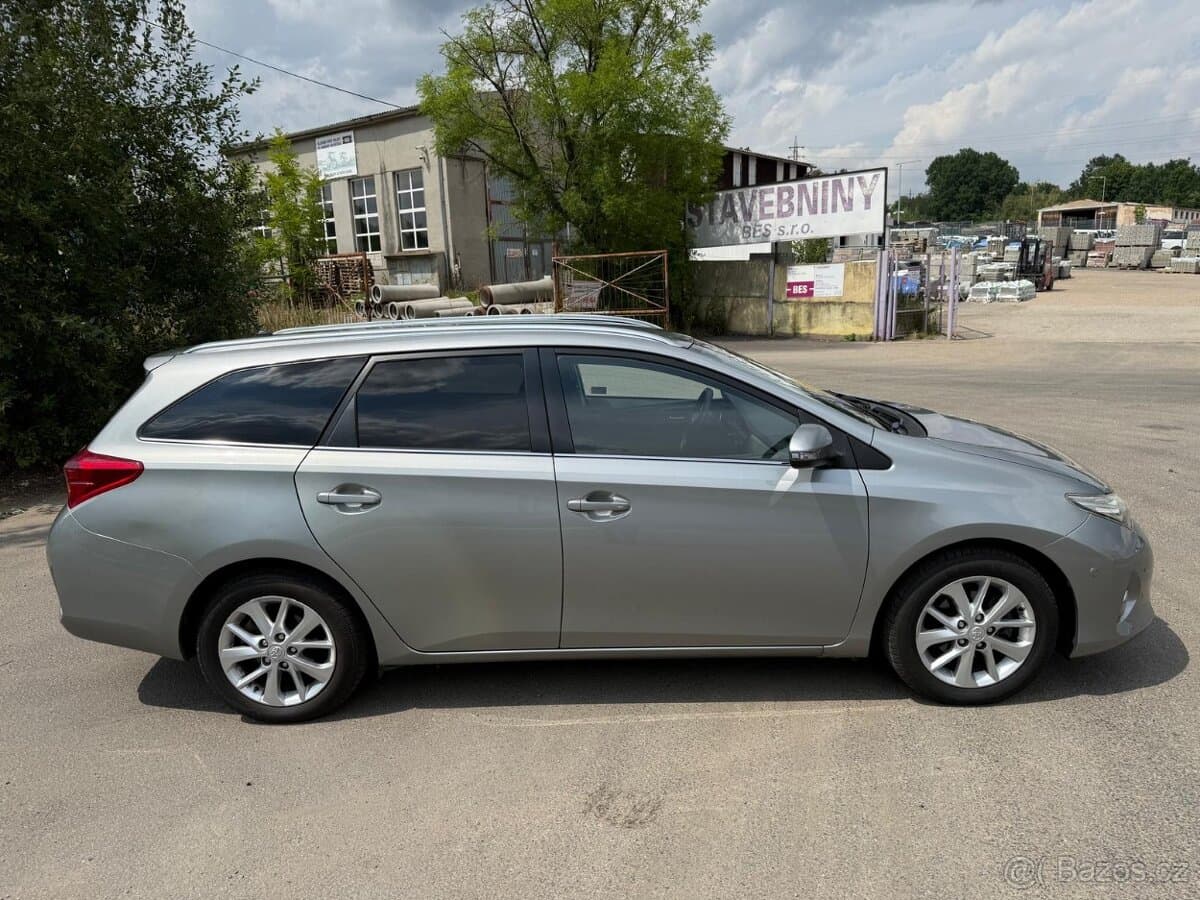 2013 Toyota AURIS - 6