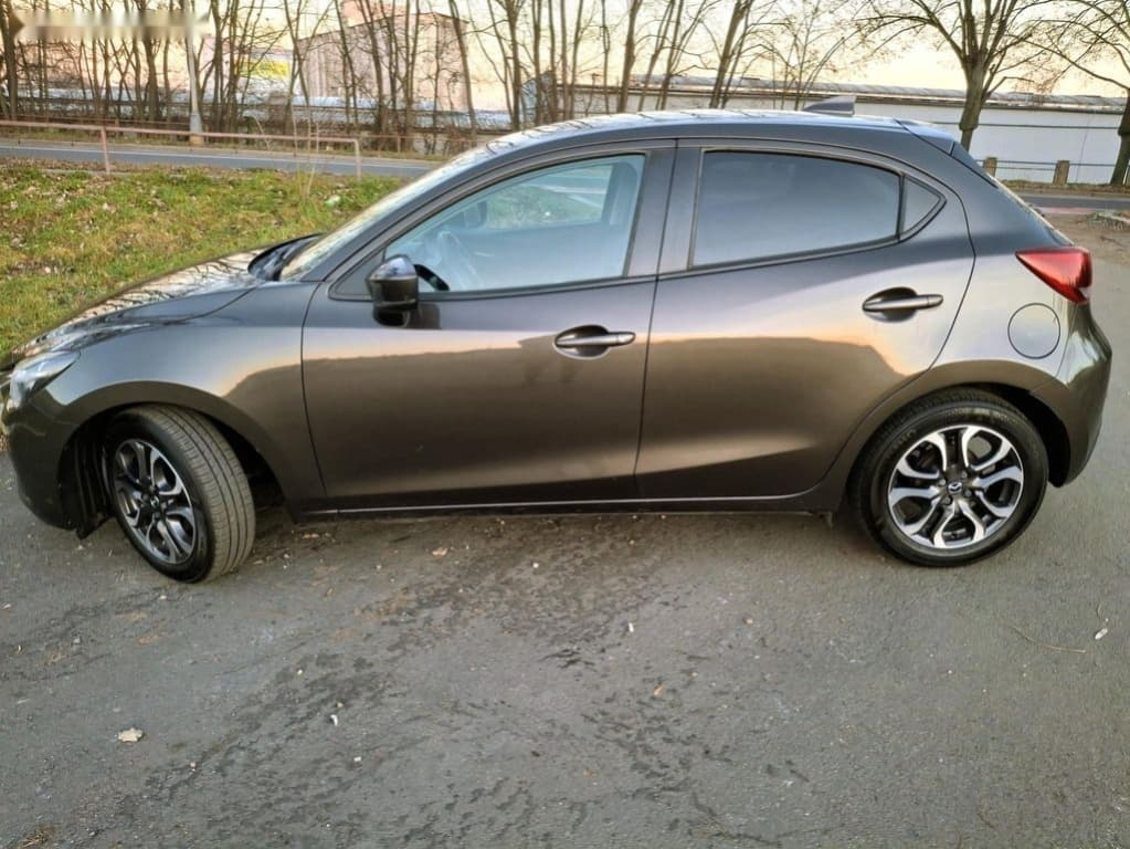 2017 Mazda 2 - 6