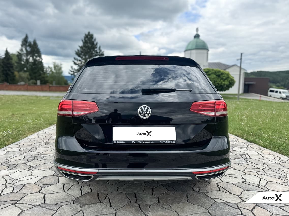 2017 Volkswagen PASSAT - 6
