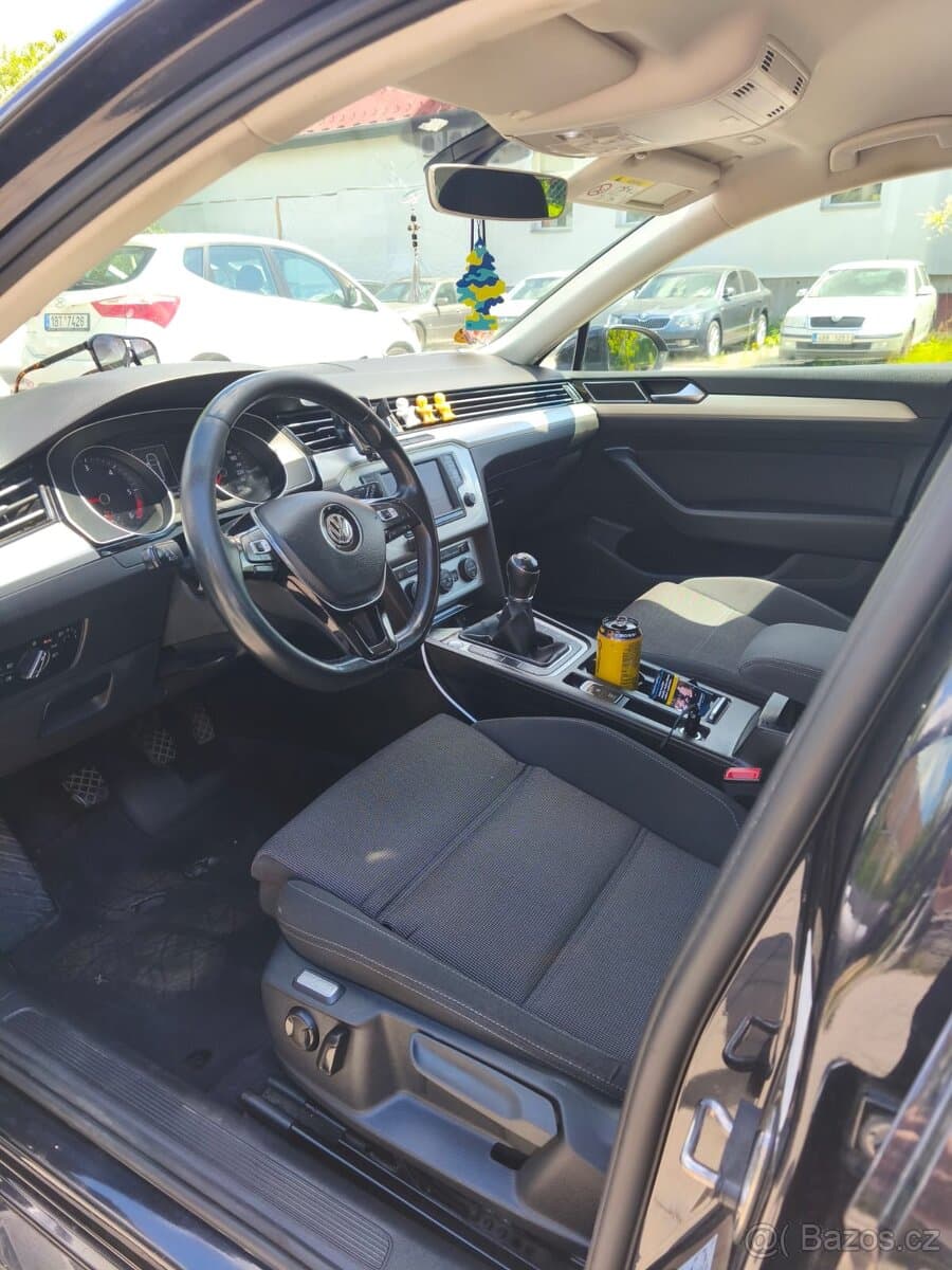2015 Volkswagen PASSAT - 6