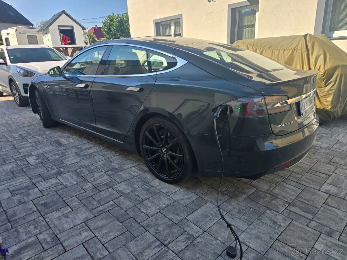 2014 Tesla MODEL S - 6