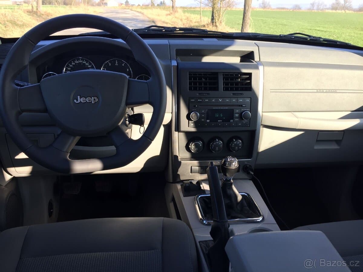 2009 Jeep CHEROKEE - 6