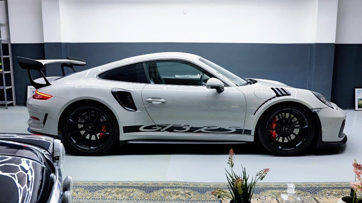 2018 Porsche 911 - 6