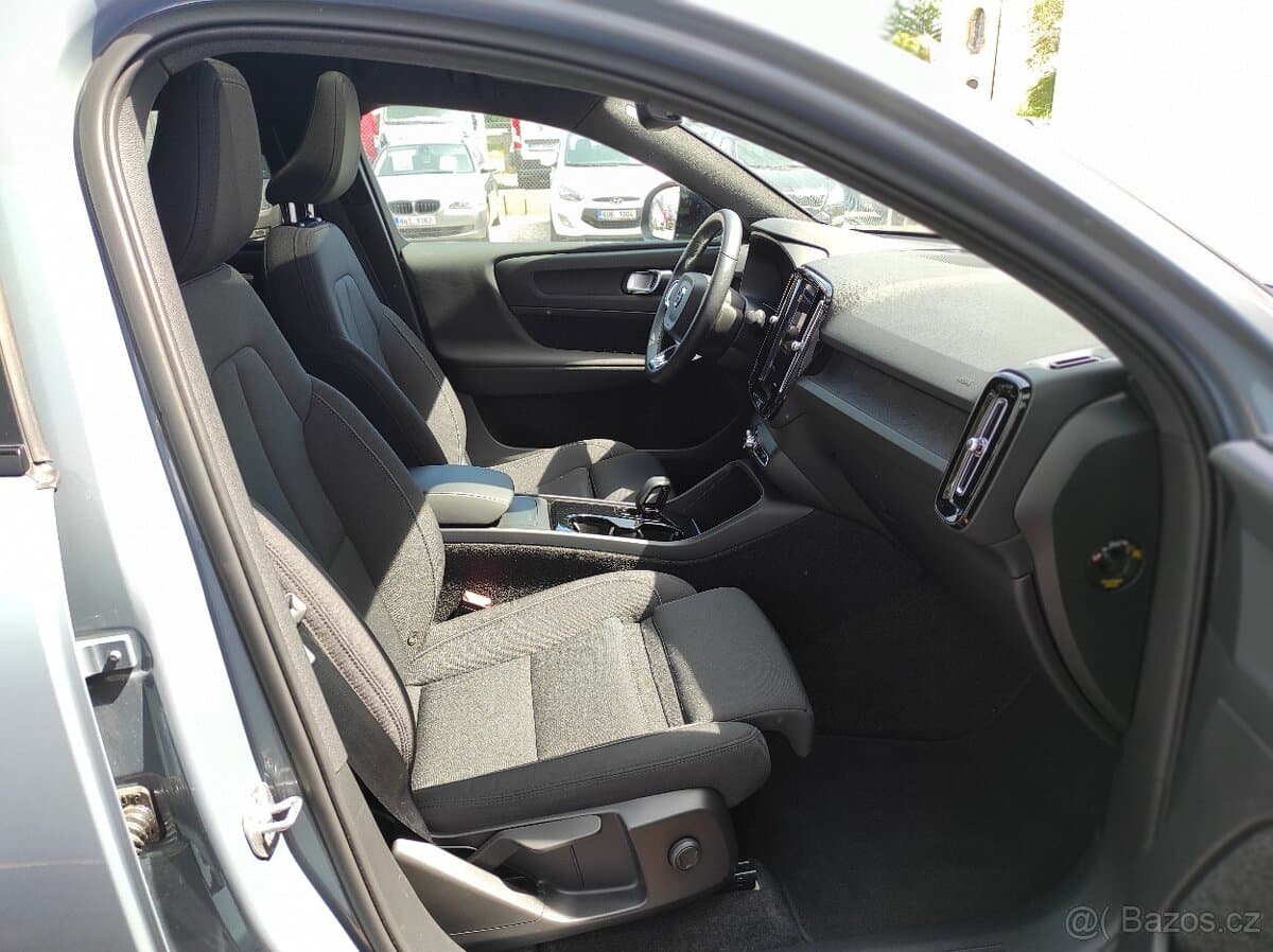 2022 Volvo C40 - 6