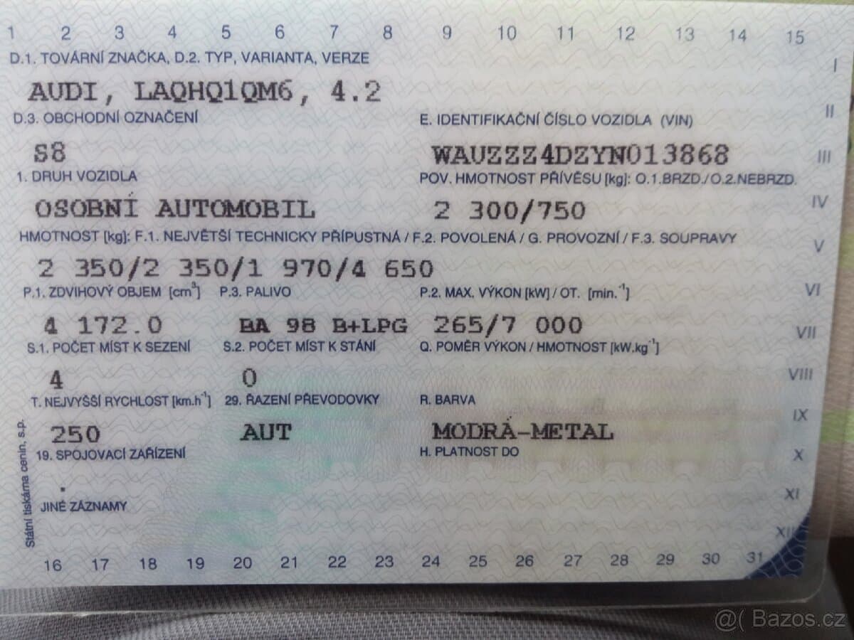 2000 Audi S8 - 6