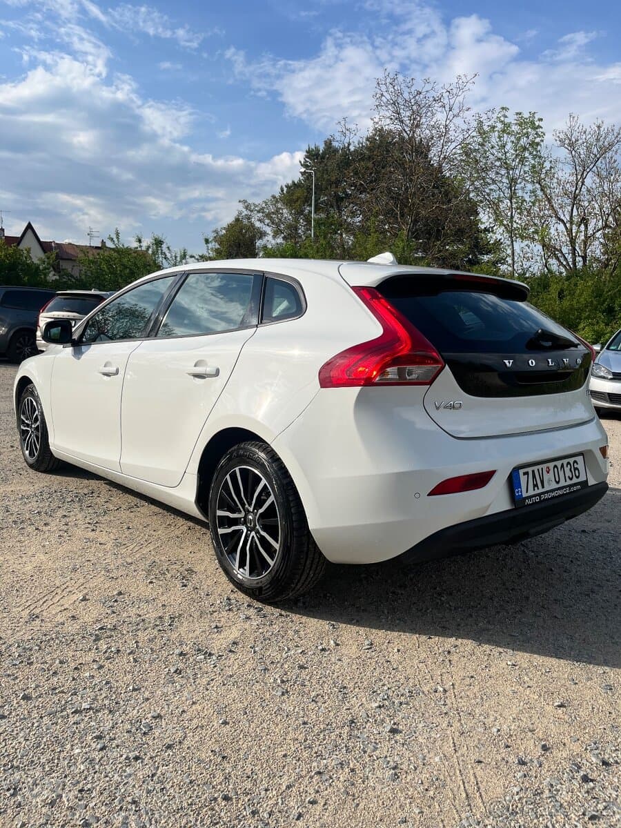 2017 Volvo V40 - 6