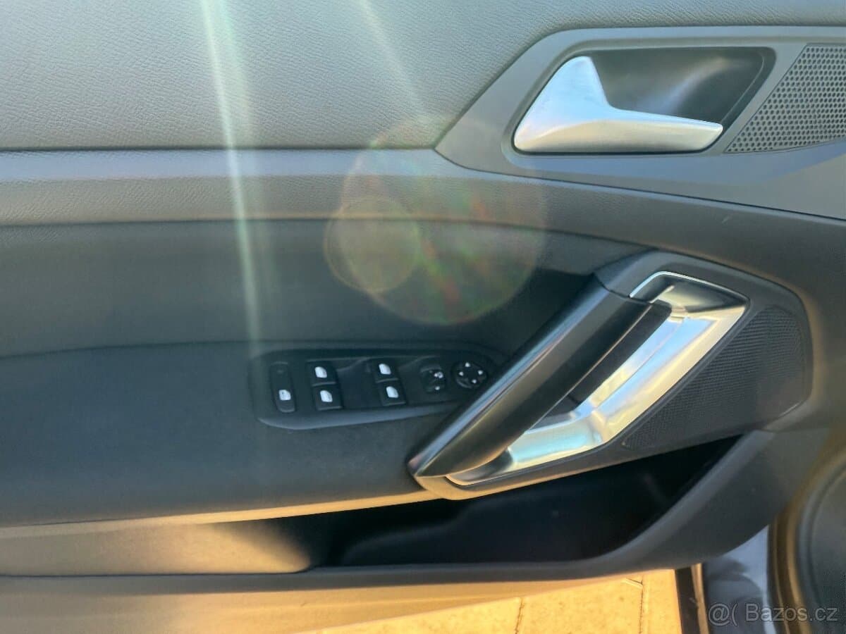 2015 Peugeot 308 - 6