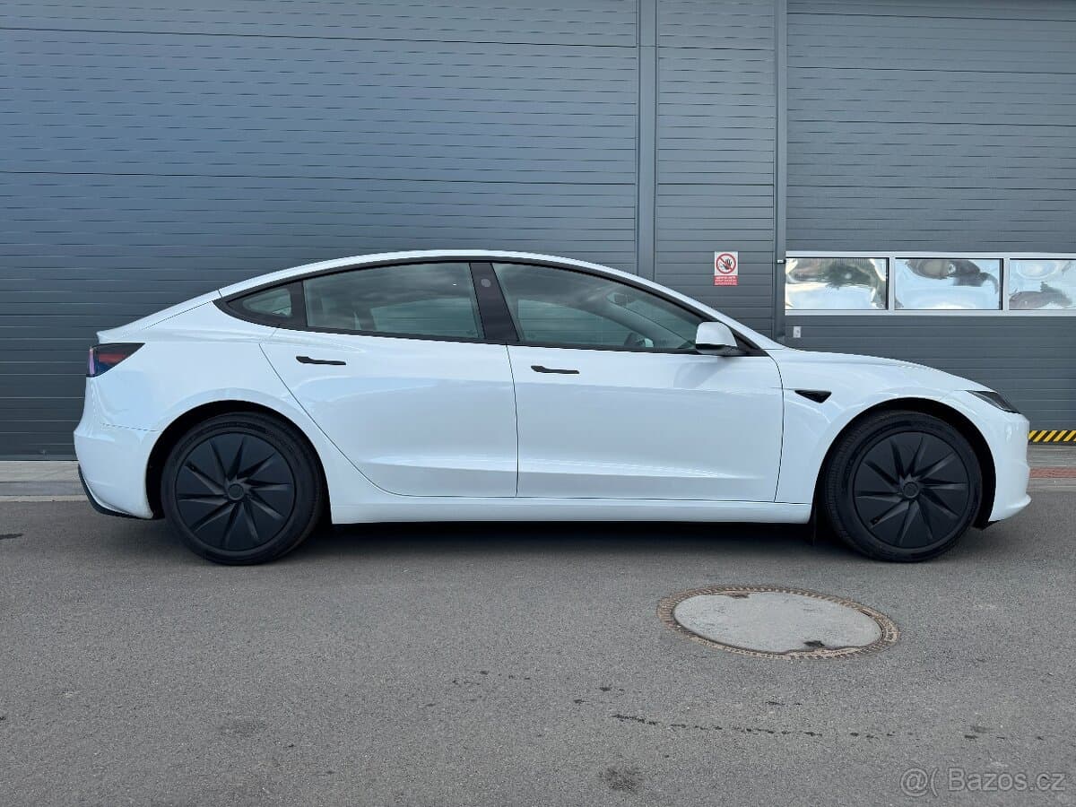 2026 Tesla MODEL 3 - 6