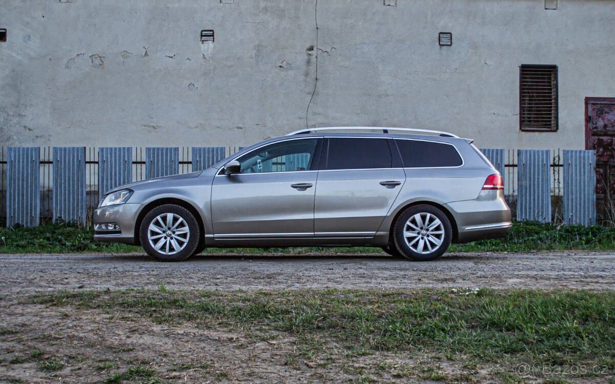 2012 Volkswagen PASSAT - 6