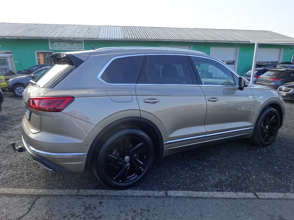 2019 Volkswagen TOUAREG - 6