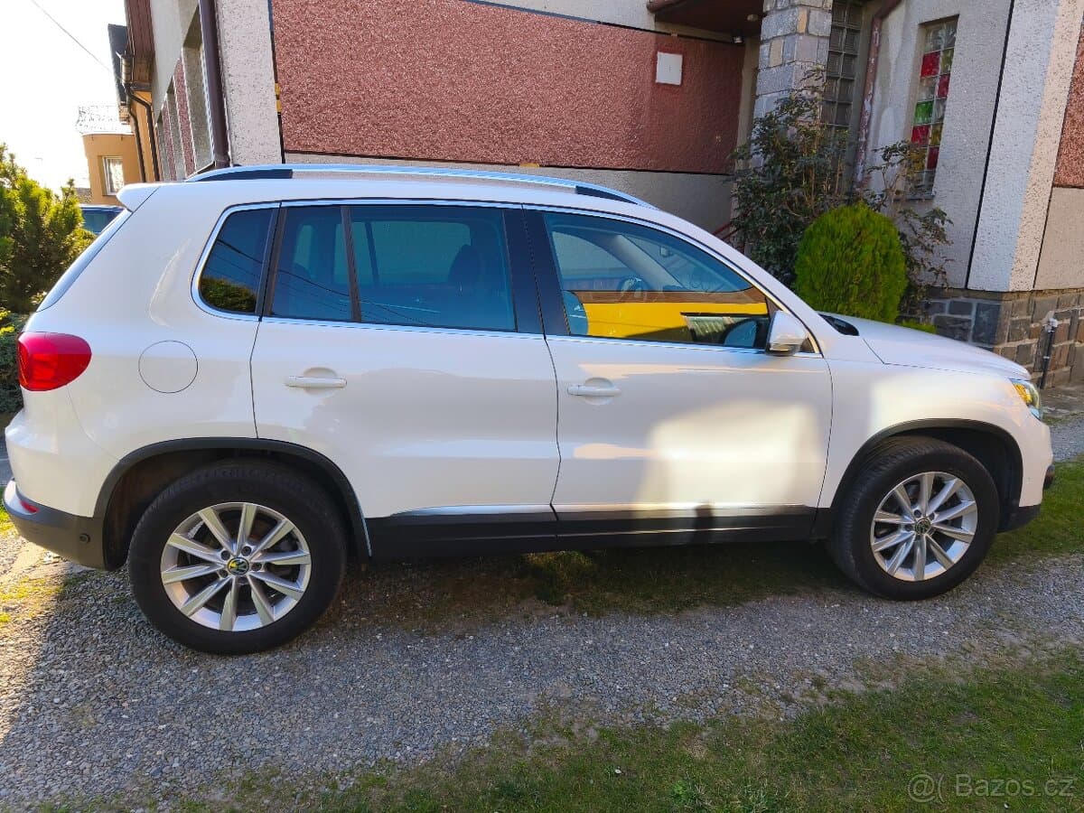 2010 Volkswagen TIGUAN - 6