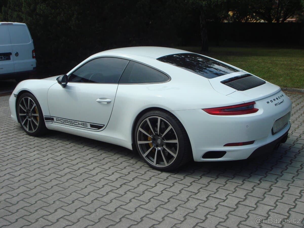 2018 Porsche 911 - 6
