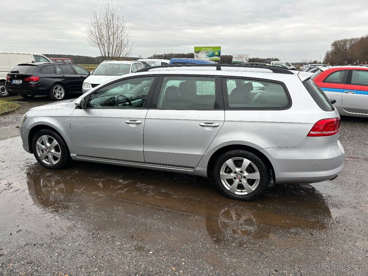 2010 Volkswagen PASSAT - 6