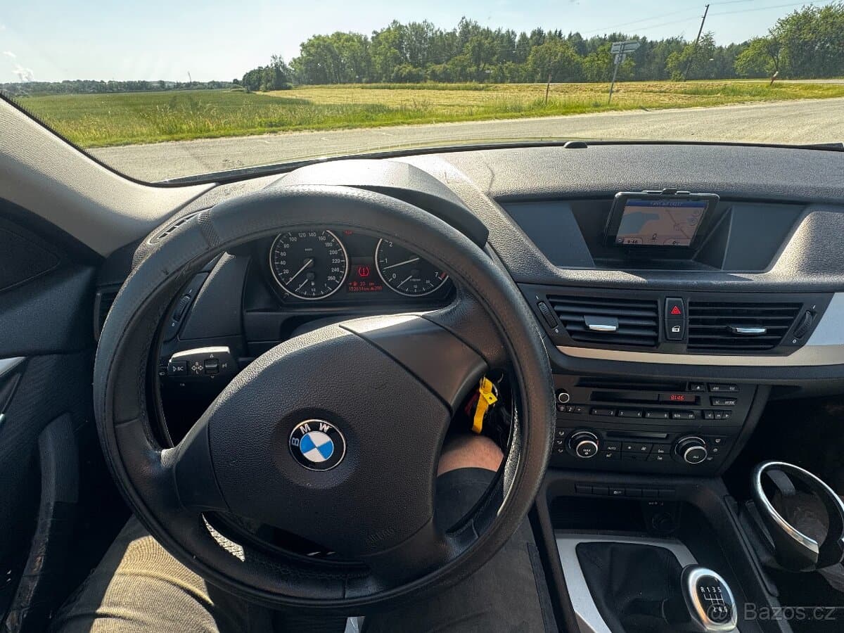 2011 BMW X1 - 6
