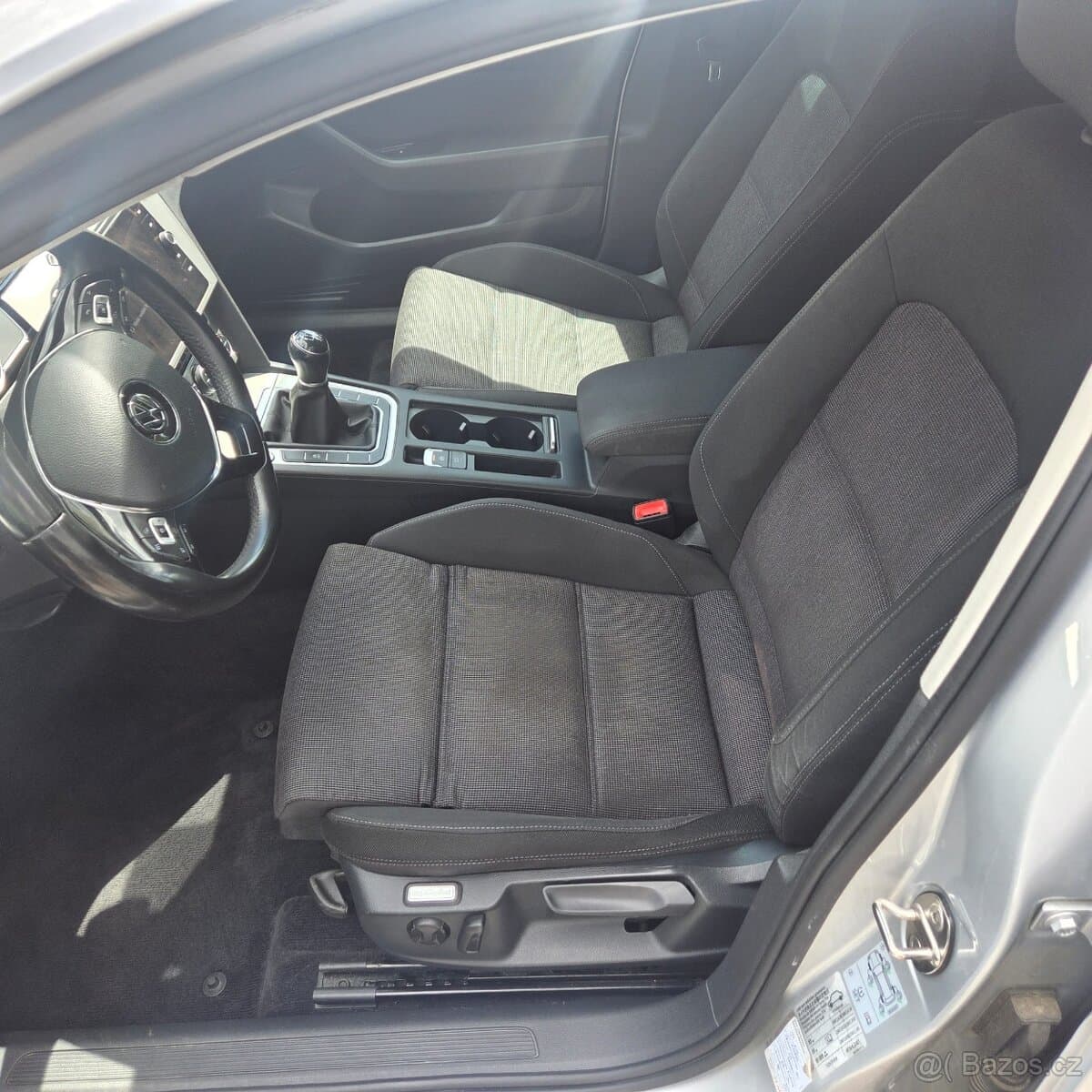 2017 Volkswagen PASSAT - 6