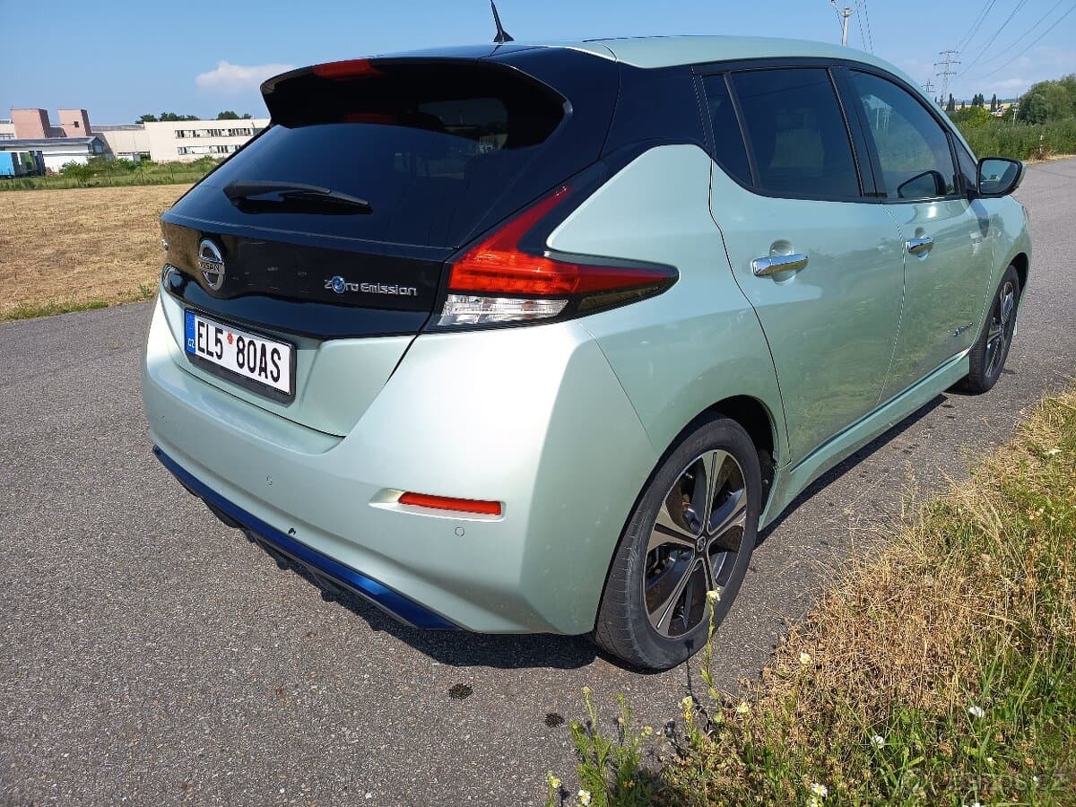 2018 Nissan LEAF - 6