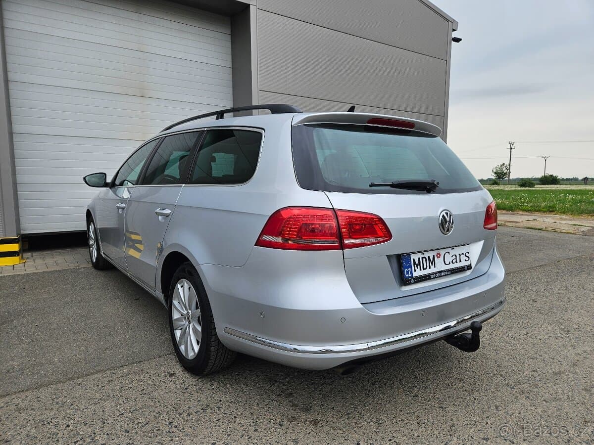 2011 Volkswagen PASSAT - 6