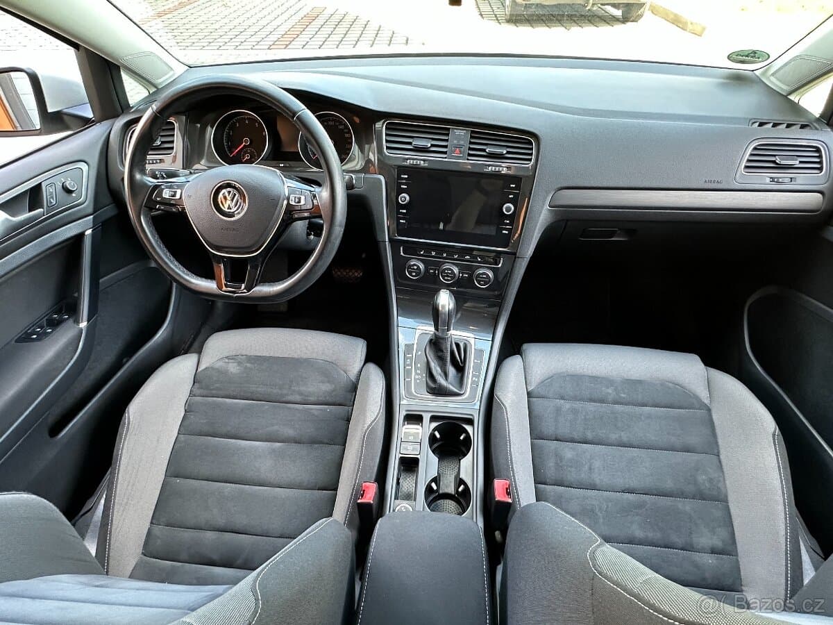 Volkswagen GOLF - 6