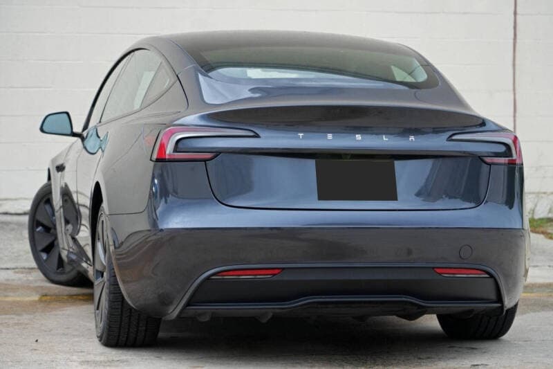 2024 Tesla MODEL 3 - 6