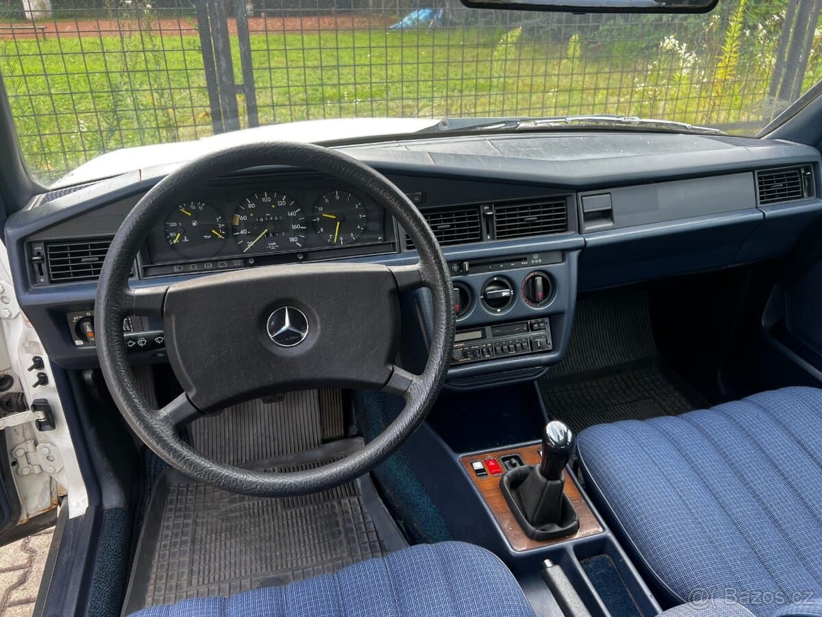 1984 Mercedes-Benz 190 - 6