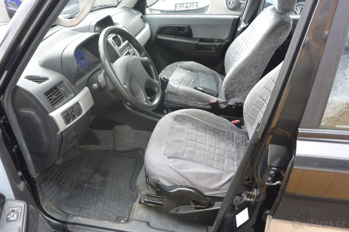 2004 Mitsubishi PAJERO - 6